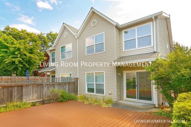 Building Photo - 3715 NE Grand Ave