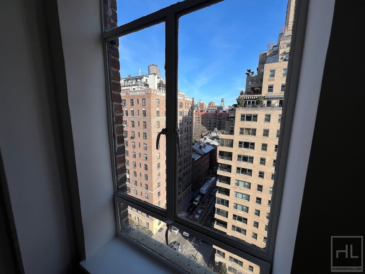 Building Photo - FIFTH AVENUE