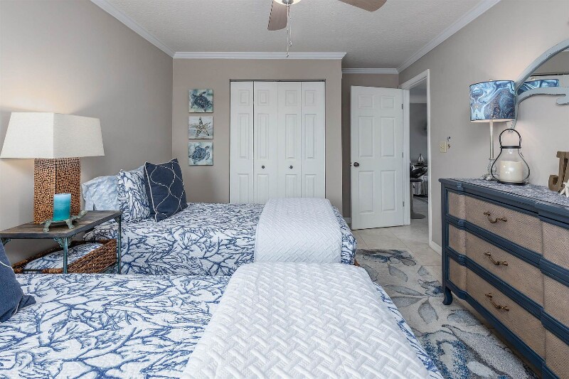 Building Photo - 201 10th Ave N