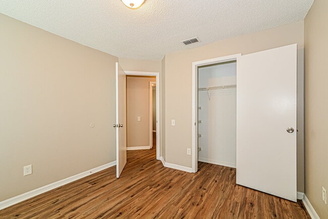 Building Photo - 8655 Fort Jefferson Blvd