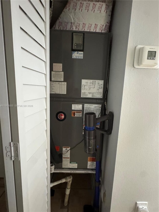 Building Photo - 17679 SW 146th Ct