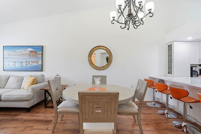 Building Photo - 4945 Cougar Ct S