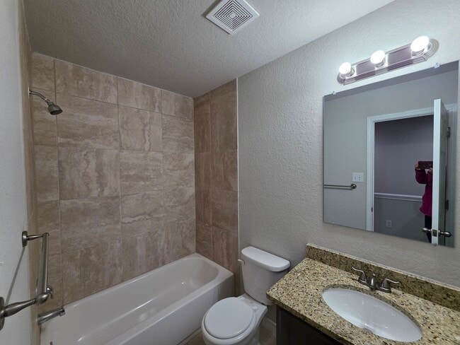 Building Photo - Town home for rent