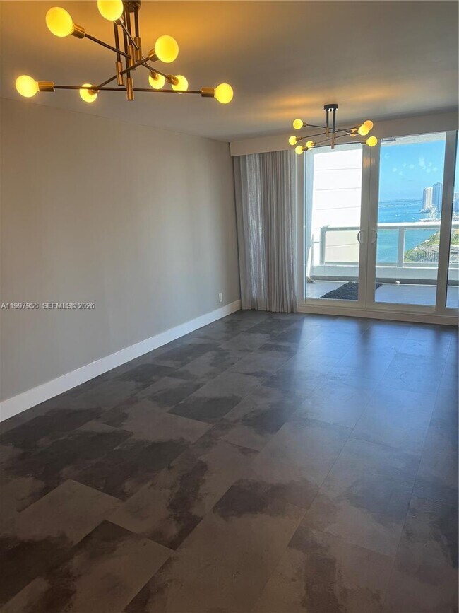 Building Photo - 1717 N Bayshore Dr