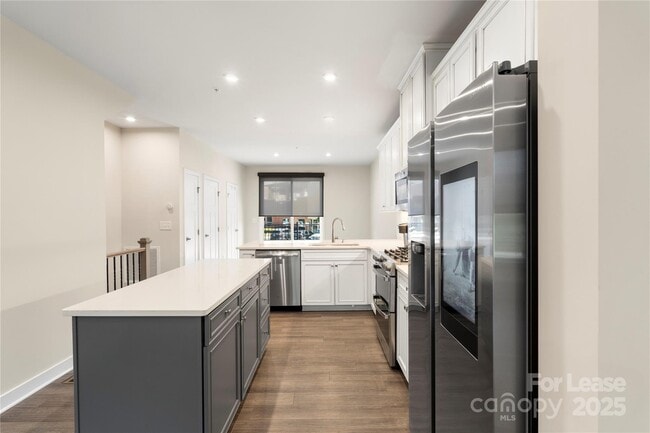 Building Photo - 128 Music Hall Wy