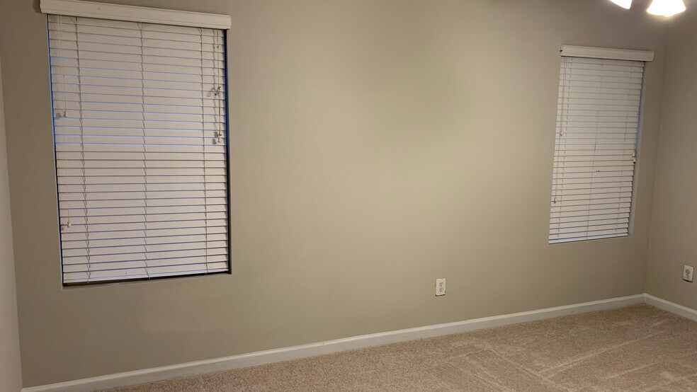 Building Photo - Room in Townhome on Plank Bridge Way