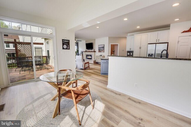 Building Photo - 15558 Marsh Overlook Dr