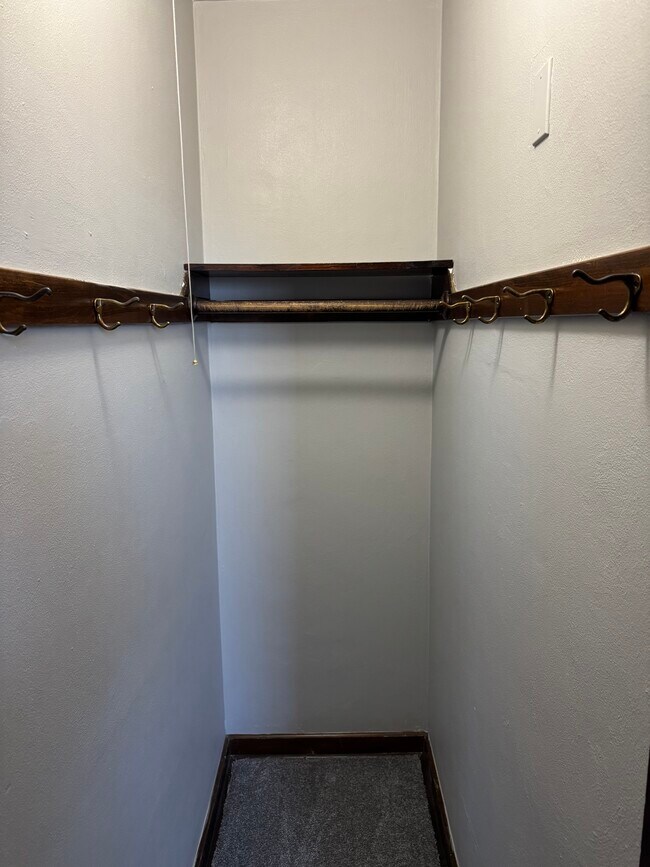 Building Photo - 7416 Harwood Ave