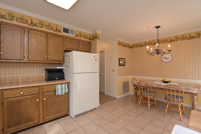 Building Photo - 1268 Carriage Park Dr