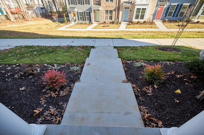 Building Photo - 13868 Randolph Pond Ln