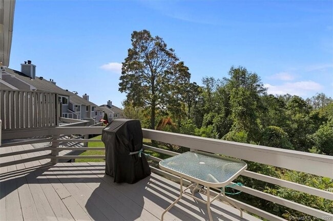 Building Photo - 675 Townsend Ave