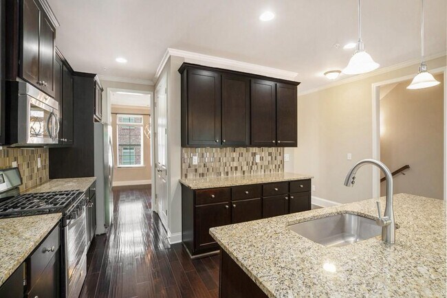 Building Photo - 612 Luckett Ct