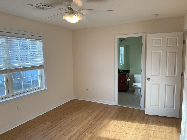 Building Photo - 75 Gianna Dr