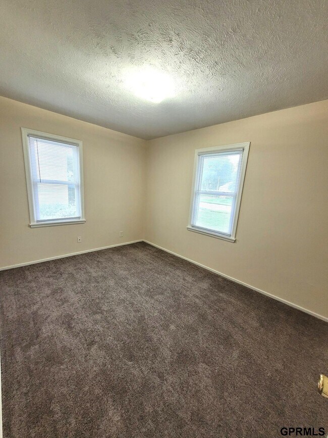 Building Photo - 2304 Van Buren St