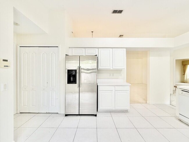 Building Photo - 5431 Ayrshire Dr