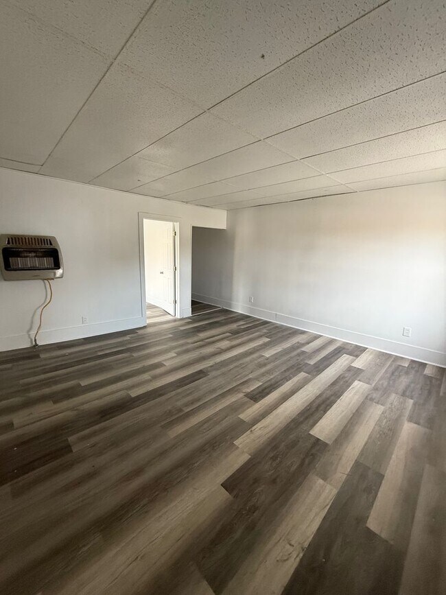 Building Photo - 124 S Chillicothe St