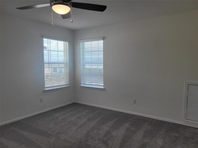 Building Photo - 4465 Acerno St