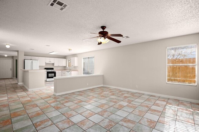 Building Photo - 185 Segovia Way