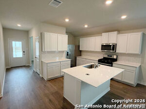 Building Photo - 620 Sumpter Banks