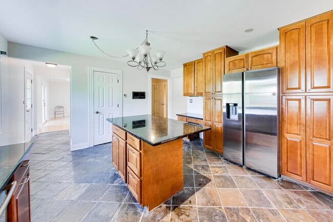 Building Photo - 1526 Carrol Ct
