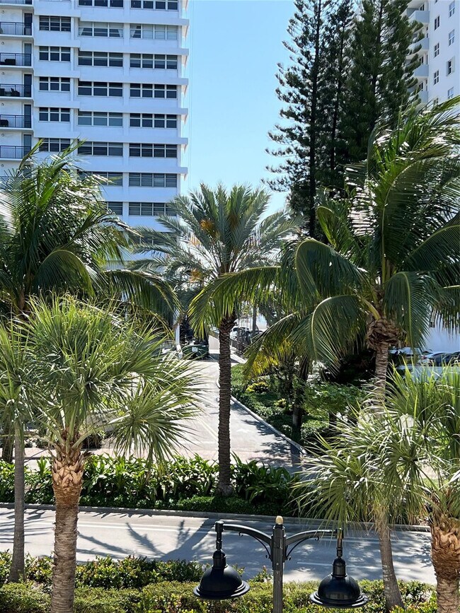 Building Photo - 4143 N Ocean Blvd