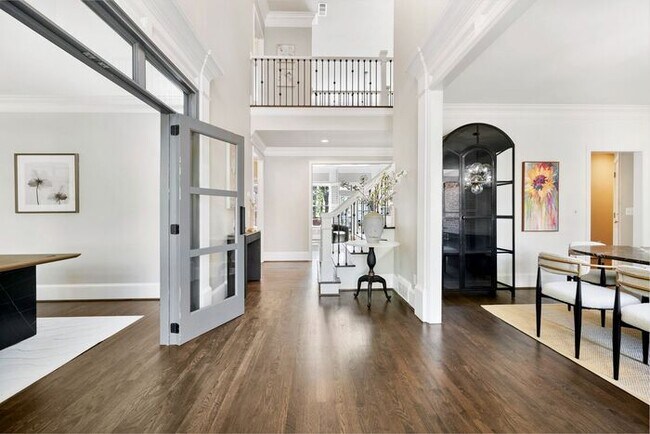 Building Photo - 7015 Blackthorn Ln