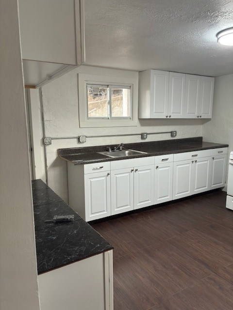 Building Photo - 922 Oak St