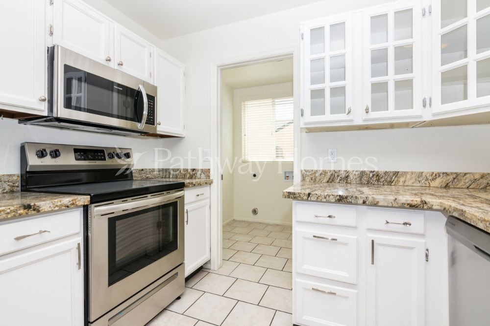 Building Photo - 6914 W Cherry Hills Dr