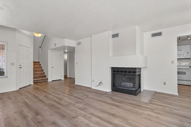 Building Photo - 9413 N Albatross Dr
