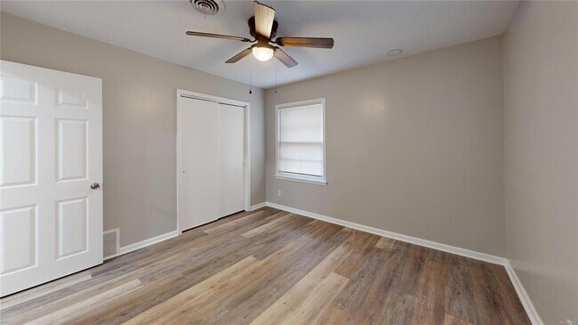 Building Photo - 1003 Geneva St