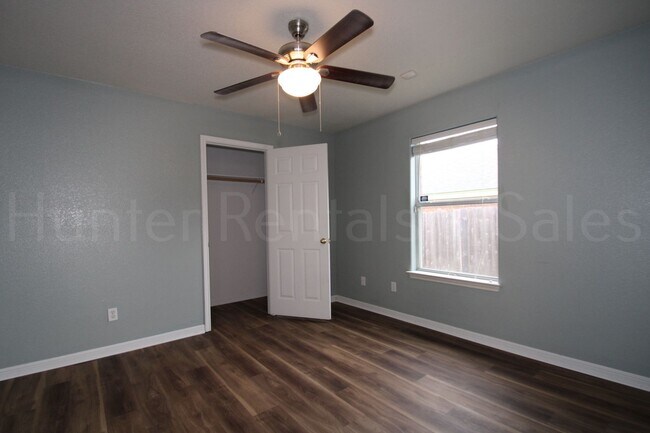 Building Photo - Goodnight Ranch!