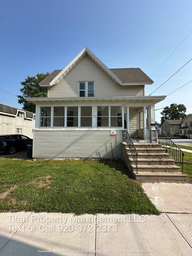 Building Photo - 700 W Lincoln Ave