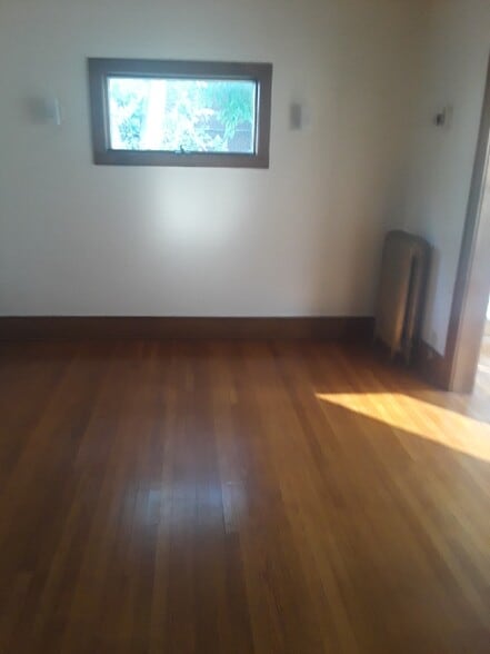 Family Room - 1057 Washington Ave