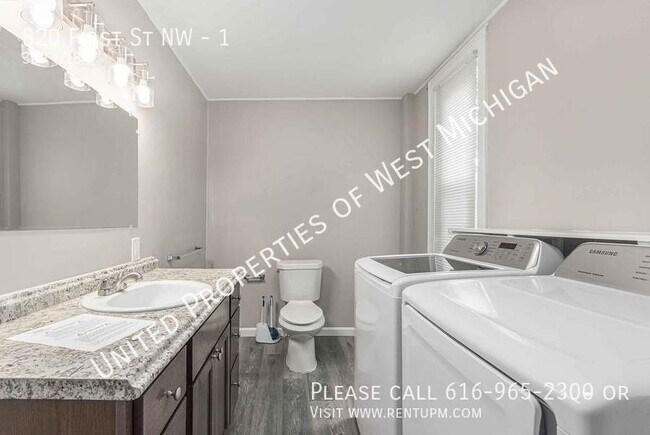 Building Photo - 820 First St NW-1