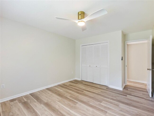 Building Photo - 605 Candler St