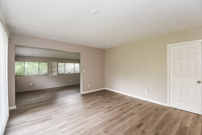 Building Photo - 8004 Patou Dr S