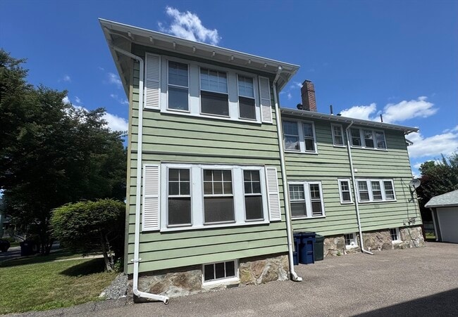 Building Photo - 105 Greaton Rd