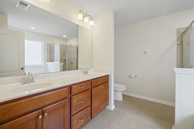 Building Photo - Beautiful spacious Home in Berewick community in Steel Creek