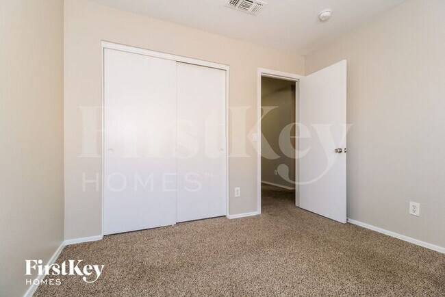 Building Photo - 11575 W Holly St