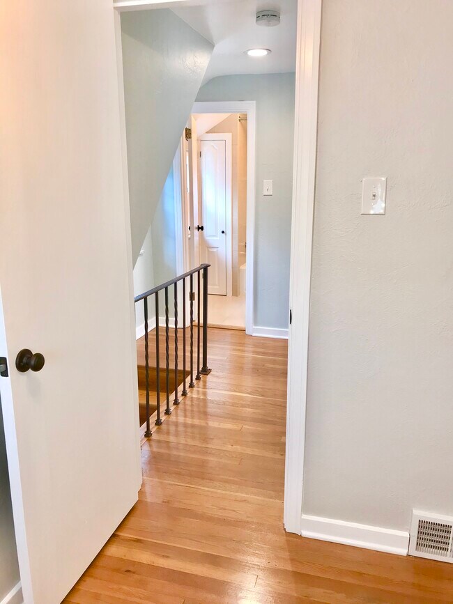 Building Photo - 400 Duquesne Dr