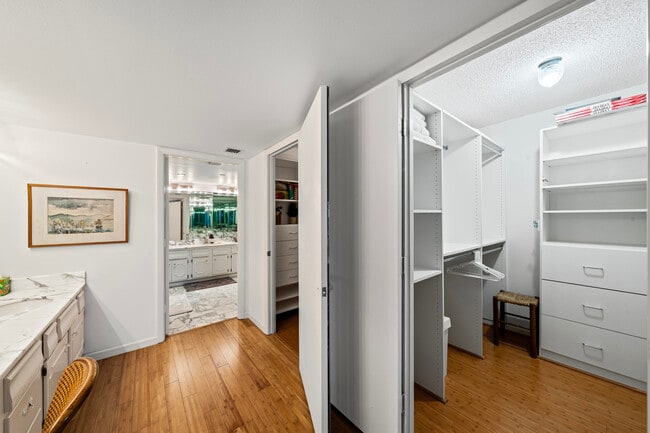 Building Photo - 4301 N Ocean Blvd