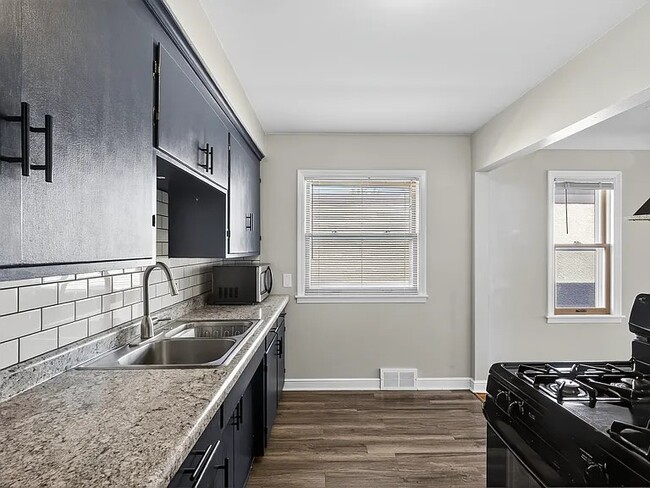 Building Photo - 5212 Bloomington Ave