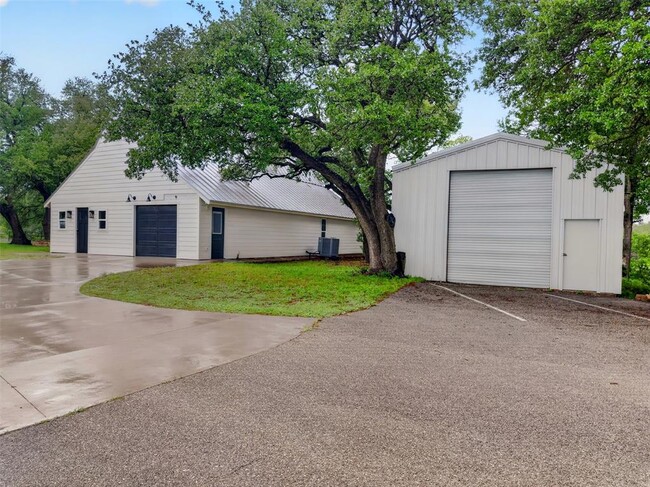 Building Photo - 6106 FM Rnch