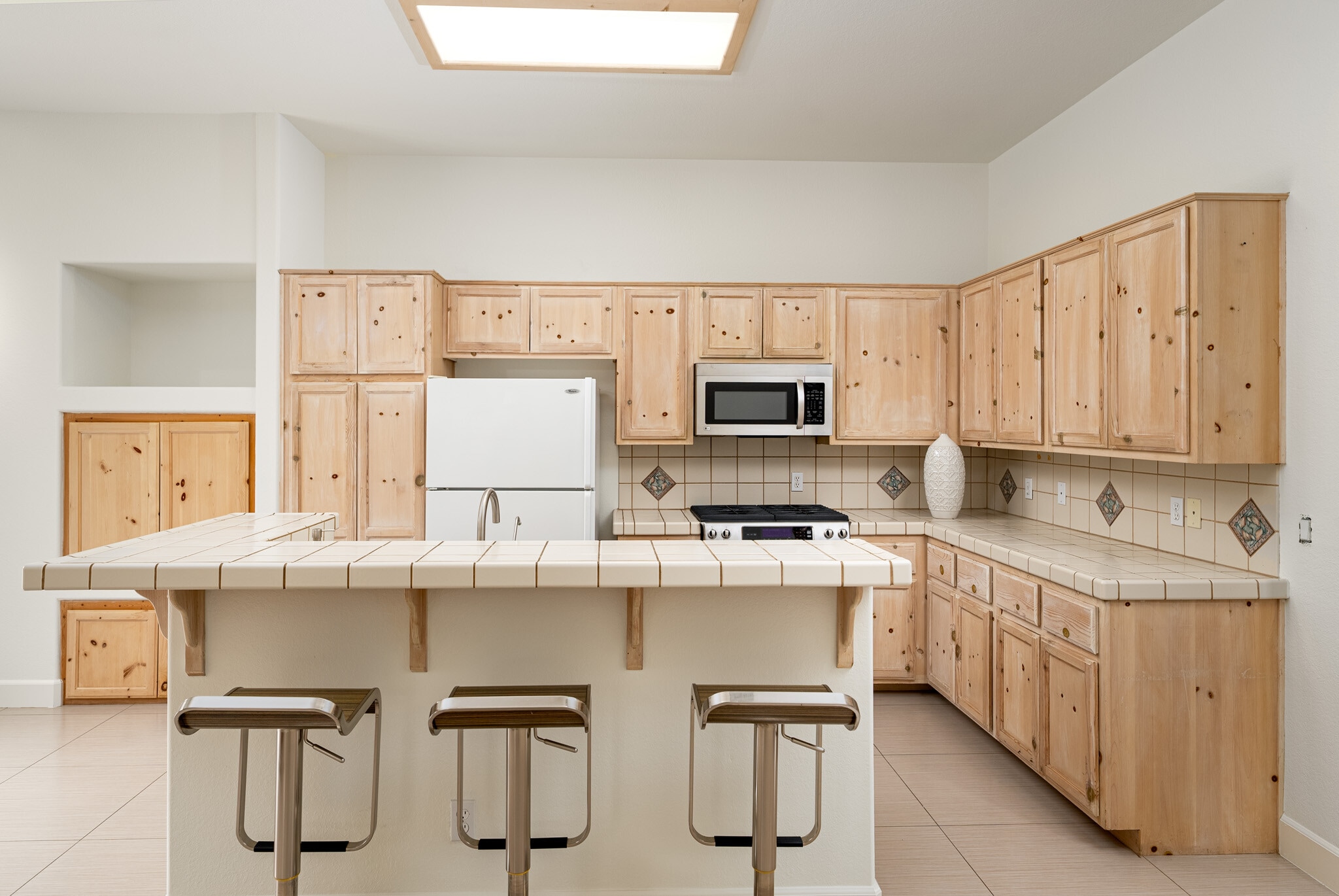 Building Photo - 30106 Avenida Alvera