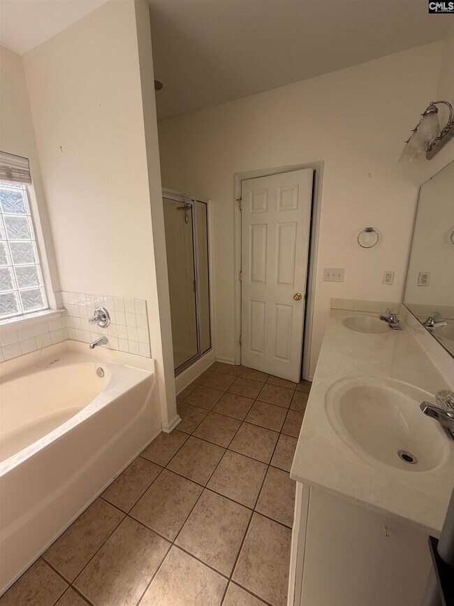 Building Photo - 375 Northwood St