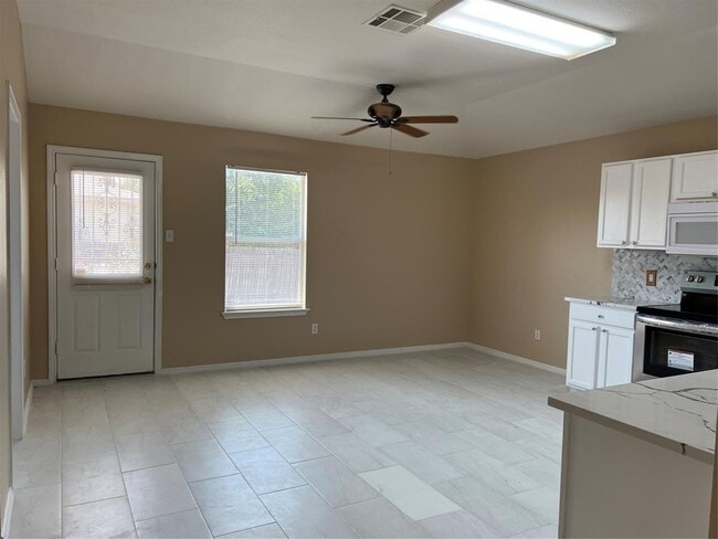 Building Photo - 309 Decker Dr