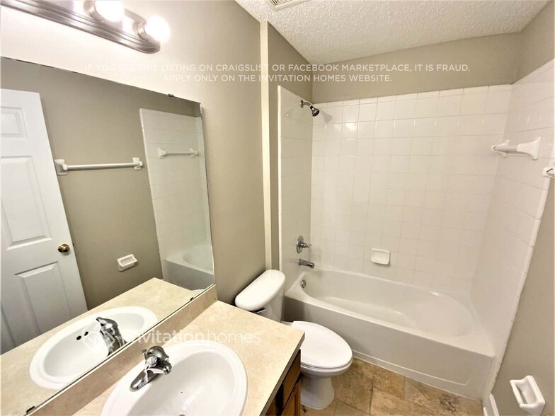Building Photo - 12775 Dunns View Dr