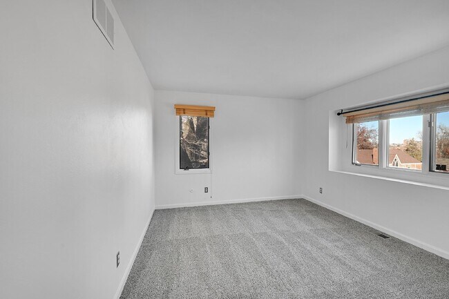 Building Photo - $2,390.95, 2 Bed, 1.5 Bath in Boulder with In Unit Laundry