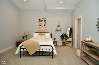 Building Photo - "Charming 3-Bed Oasis on Olive Street: Expansive 2,491 Sq Ft with Luxurious Granite Touches!"