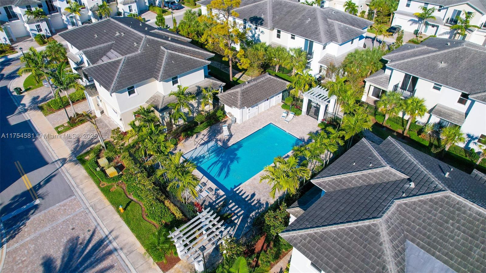 Building Photo - 6950 Pines Cir